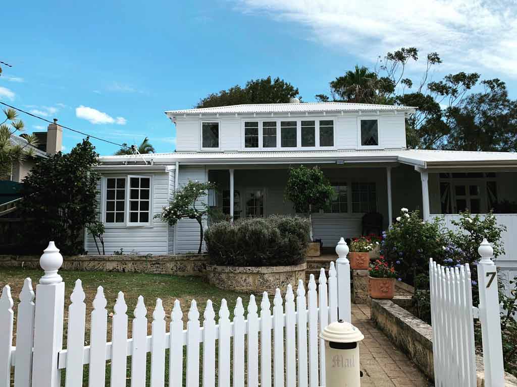 Dulux vs other brands: real performance test for Floreat coastal homes